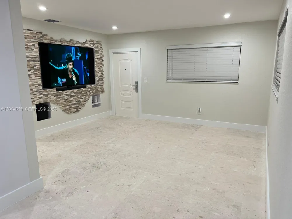 19500 SW 115th Ave Miami, FL 33157