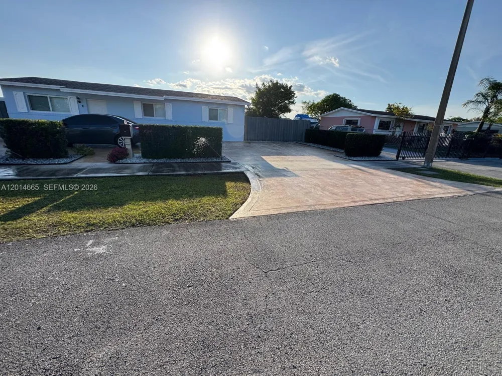 19500 SW 115th Ave Miami, FL 33157