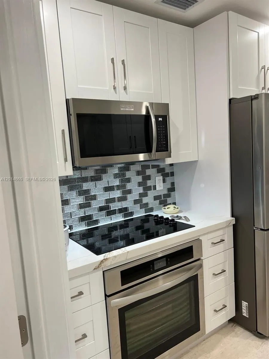 19500 SW 115th Ave Miami, FL 33157