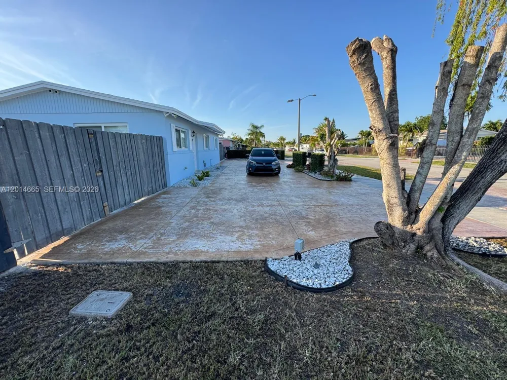 19500 SW 115th Ave Miami, FL 33157