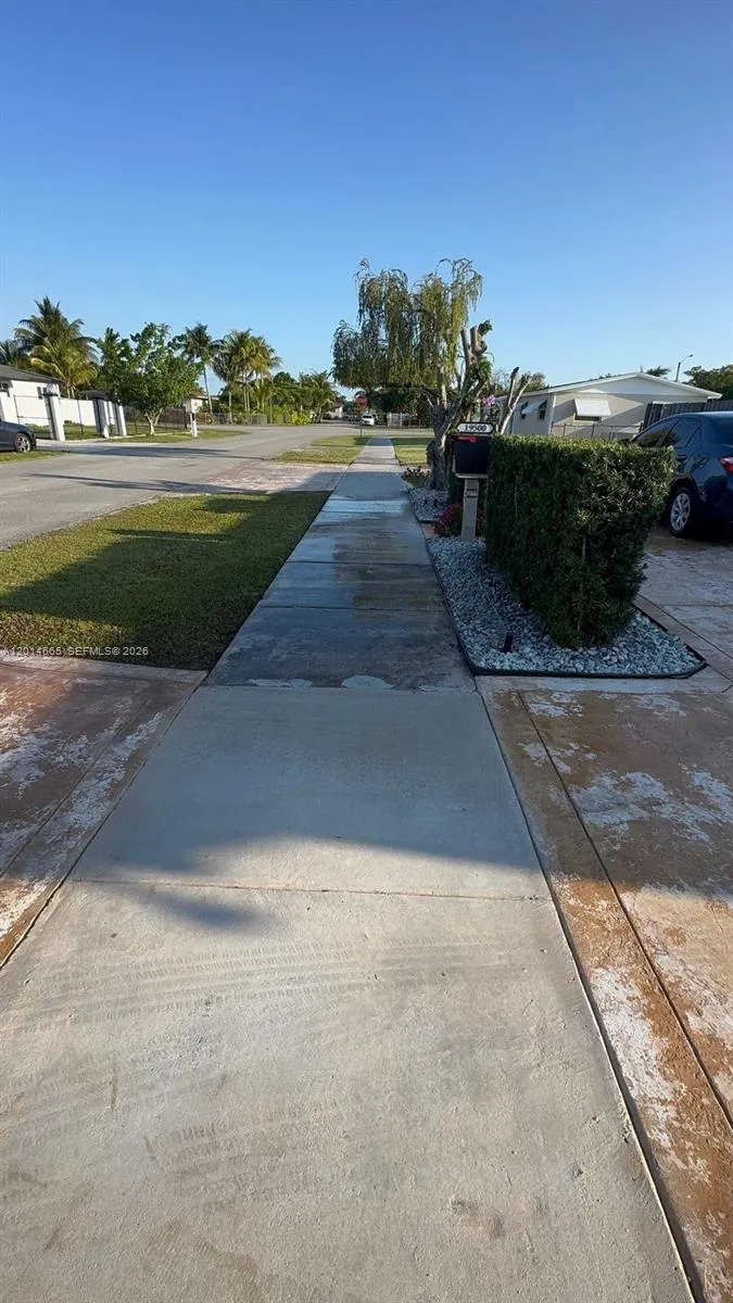 19500 SW 115th Ave Miami, FL 33157