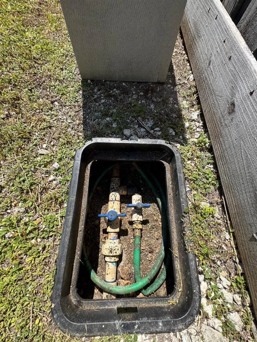 19500 SW 115th Ave Miami, FL 33157