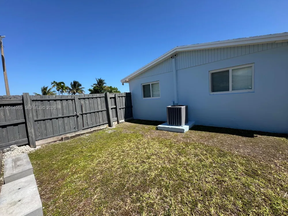 19500 SW 115th Ave Miami, FL 33157