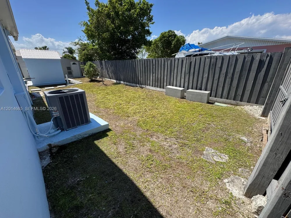 19500 SW 115th Ave Miami, FL 33157