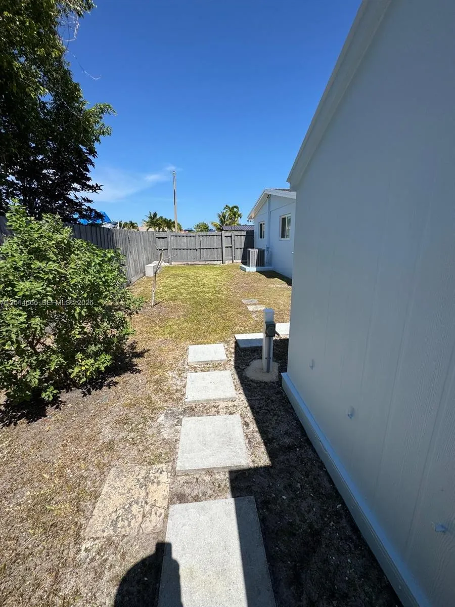 19500 SW 115th Ave Miami, FL 33157
