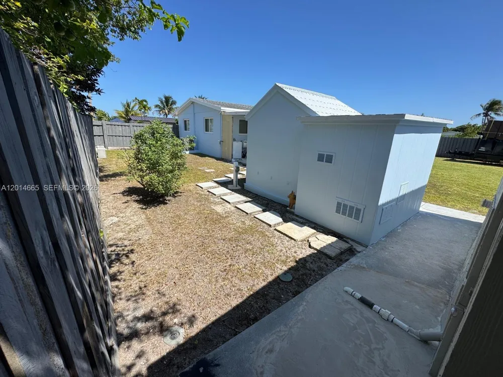 19500 SW 115th Ave Miami, FL 33157