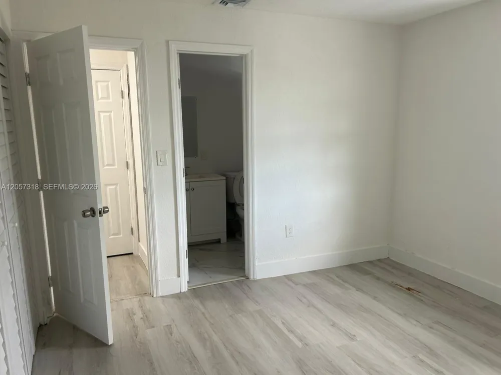 9200 SW 37th St Miami, FL 33165