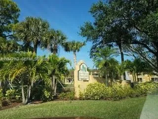 4863 Via Palm Lks #806 West Palm Beach, FL 33417