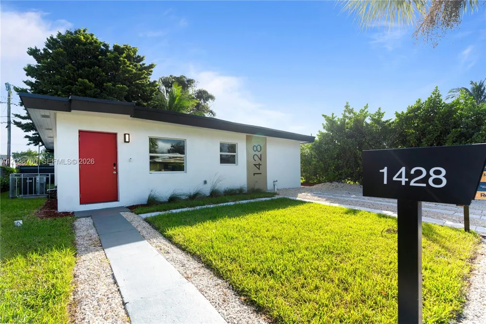 1428 NE 153rd Ter North Miami Beach, FL 33162