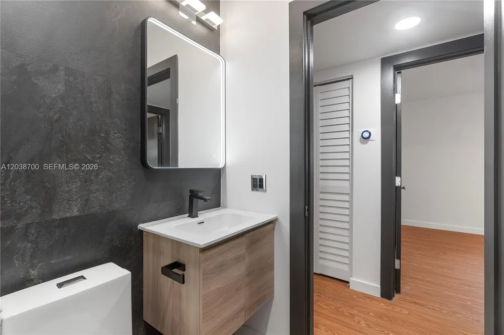 1428 NE 153rd Ter North Miami Beach, FL 33162