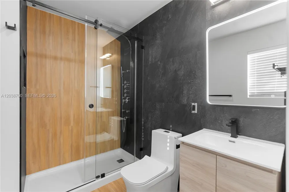 1428 NE 153rd Ter North Miami Beach, FL 33162