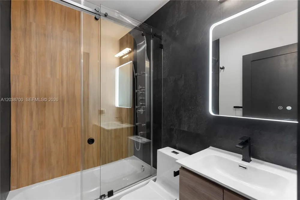 1428 NE 153rd Ter North Miami Beach, FL 33162