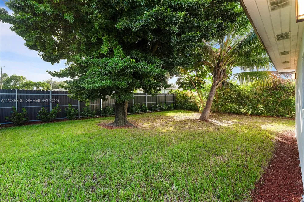 1428 NE 153rd Ter North Miami Beach, FL 33162
