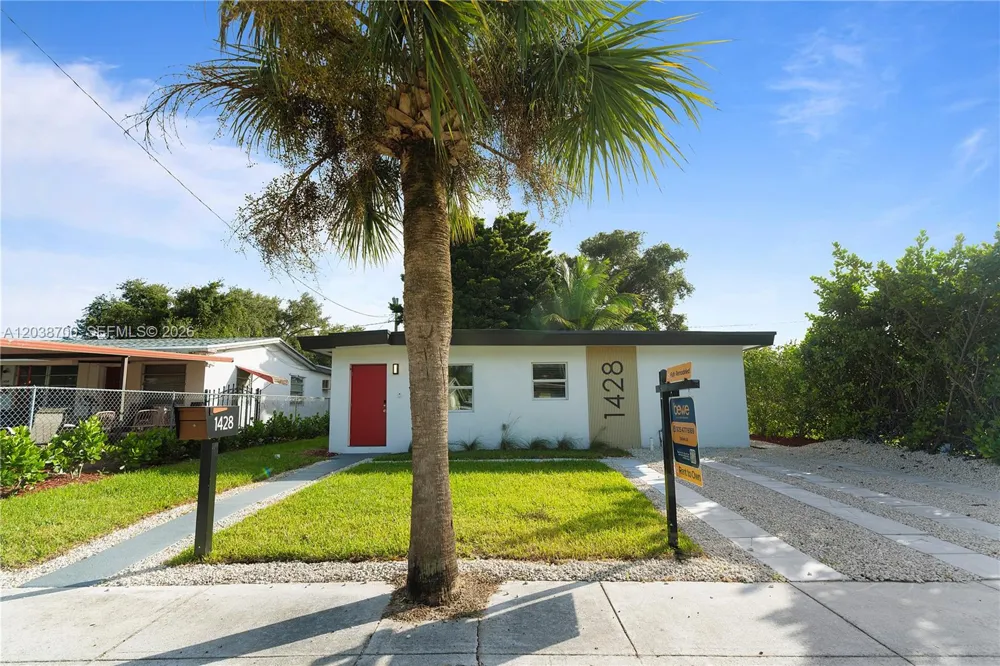 1428 NE 153rd Ter North Miami Beach, FL 33162