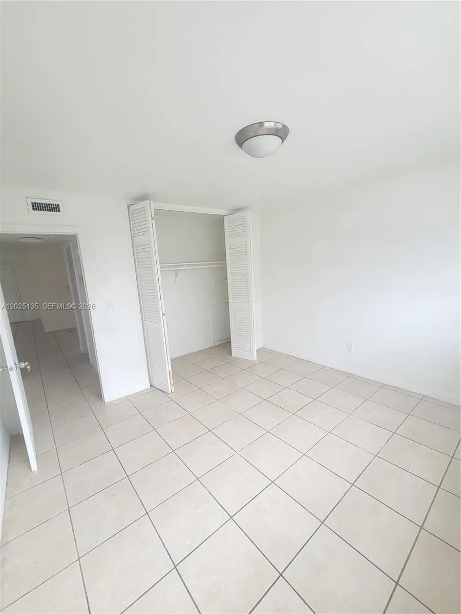 11960 NE 19th Dr #16 North Miami, FL 33181