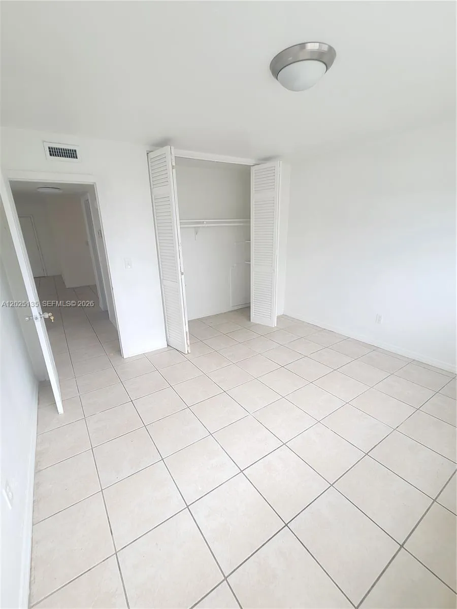 11960 NE 19th Dr #16 North Miami, FL 33181