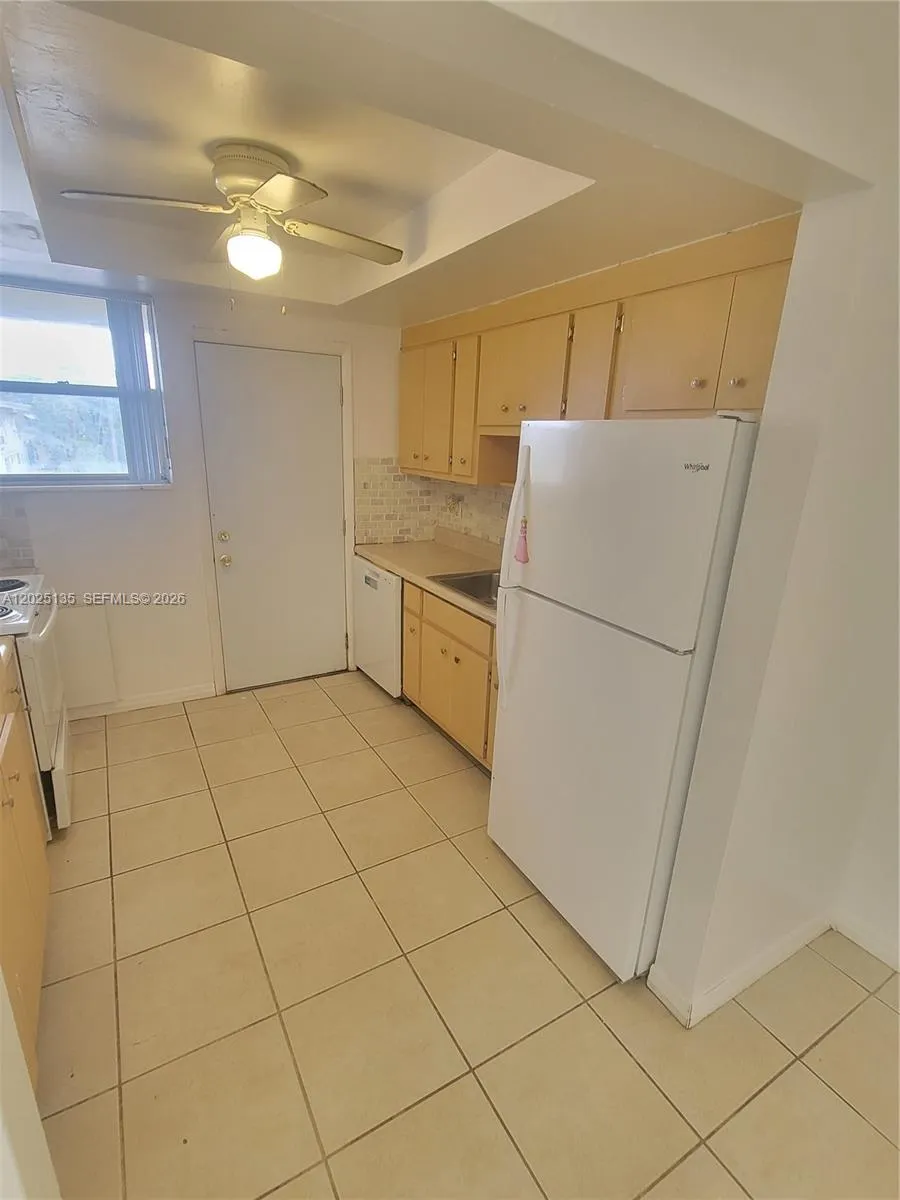 11960 NE 19th Dr #16 North Miami, FL 33181