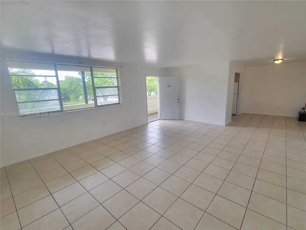 11960 NE 19th Dr #16 North Miami, FL 33181