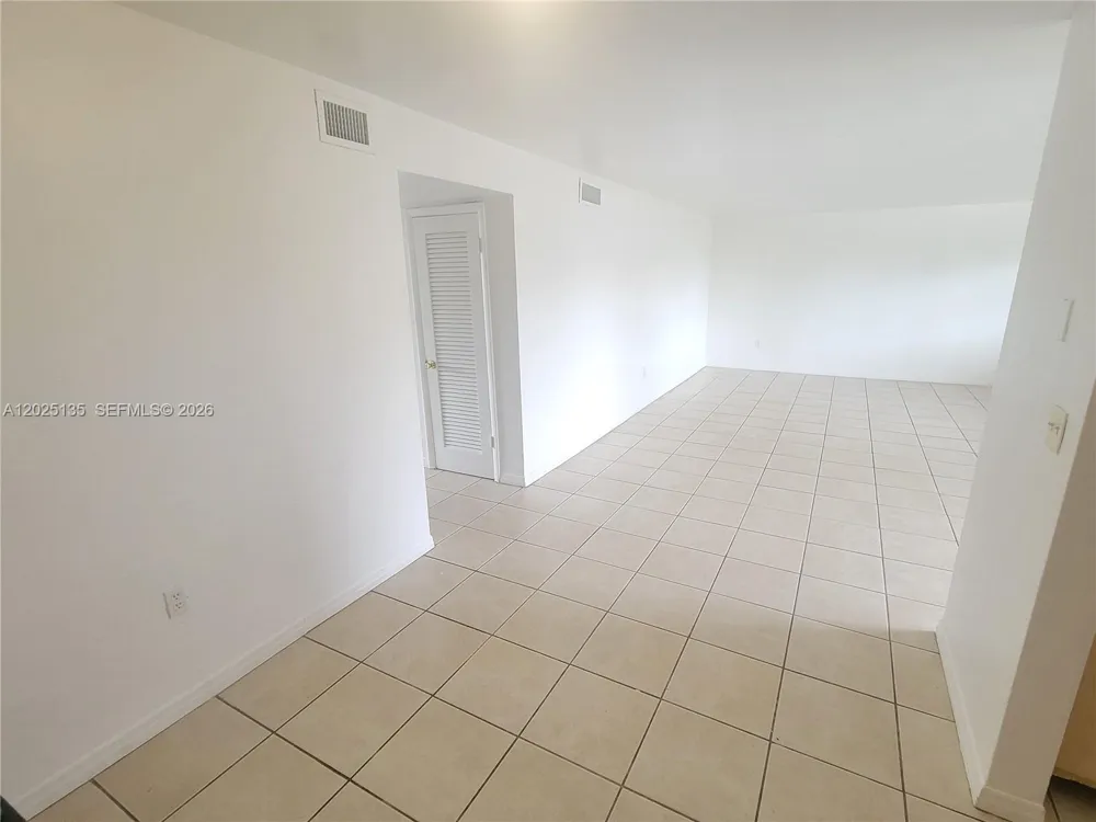 11960 NE 19th Dr #16 North Miami, FL 33181