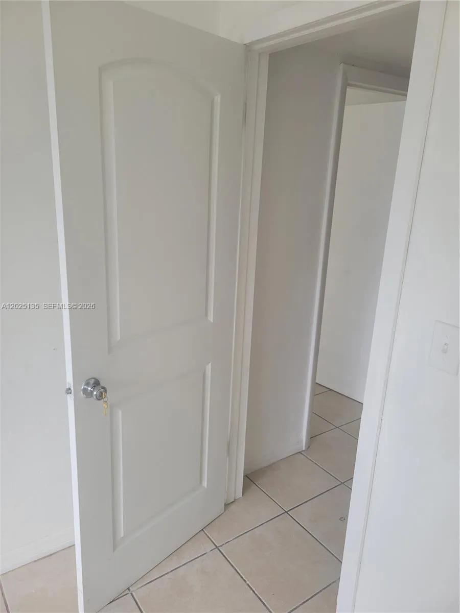 11960 NE 19th Dr #16 North Miami, FL 33181