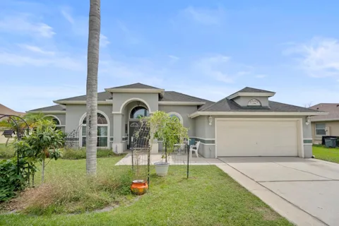 2856 MIDDLETON CIRCLE