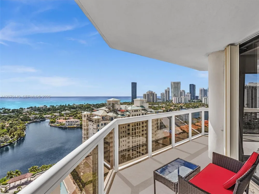 20185 E Country Club Dr #2101 Aventura, FL 33180