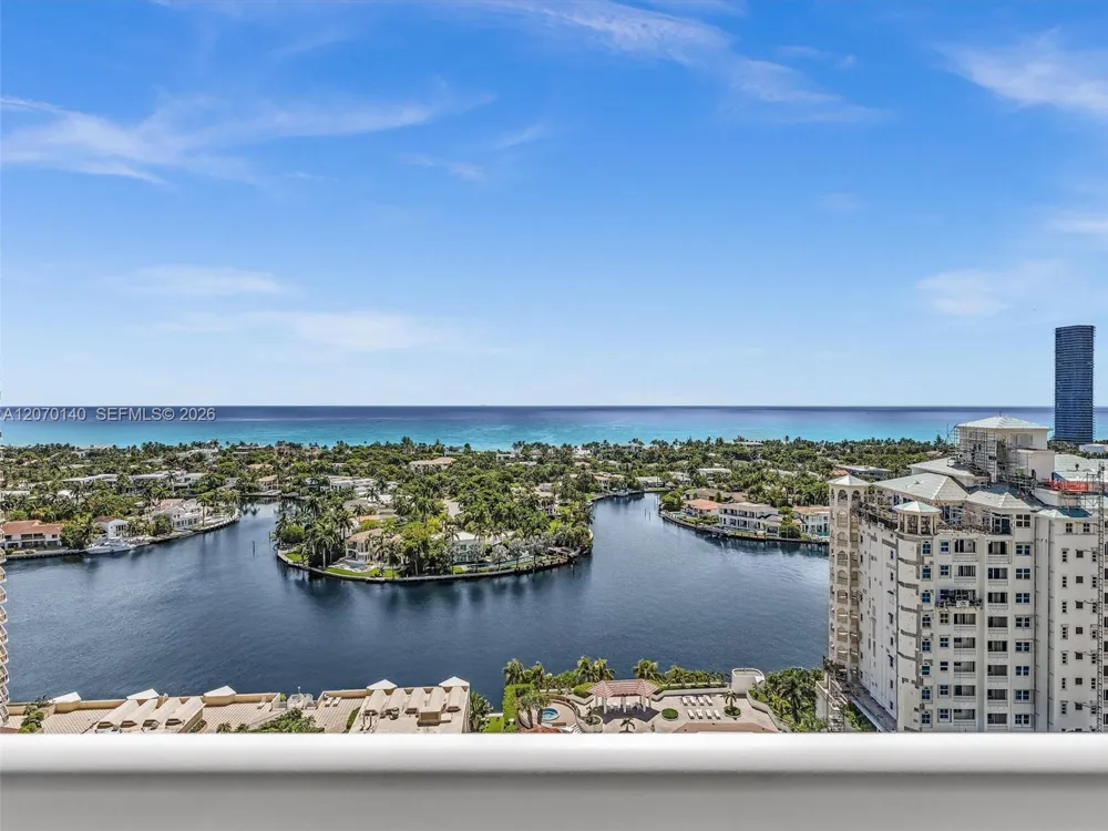 20185 E Country Club Dr #2101 Aventura, FL 33180