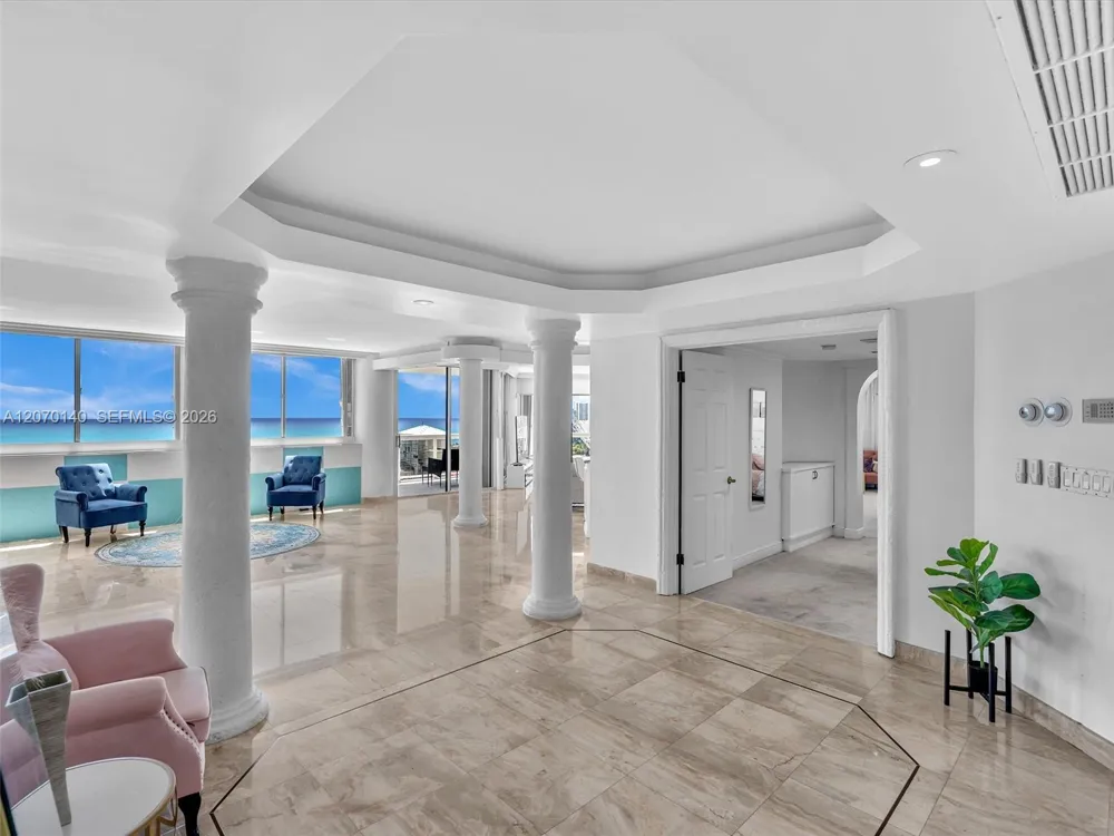 20185 E Country Club Dr #2101 Aventura, FL 33180
