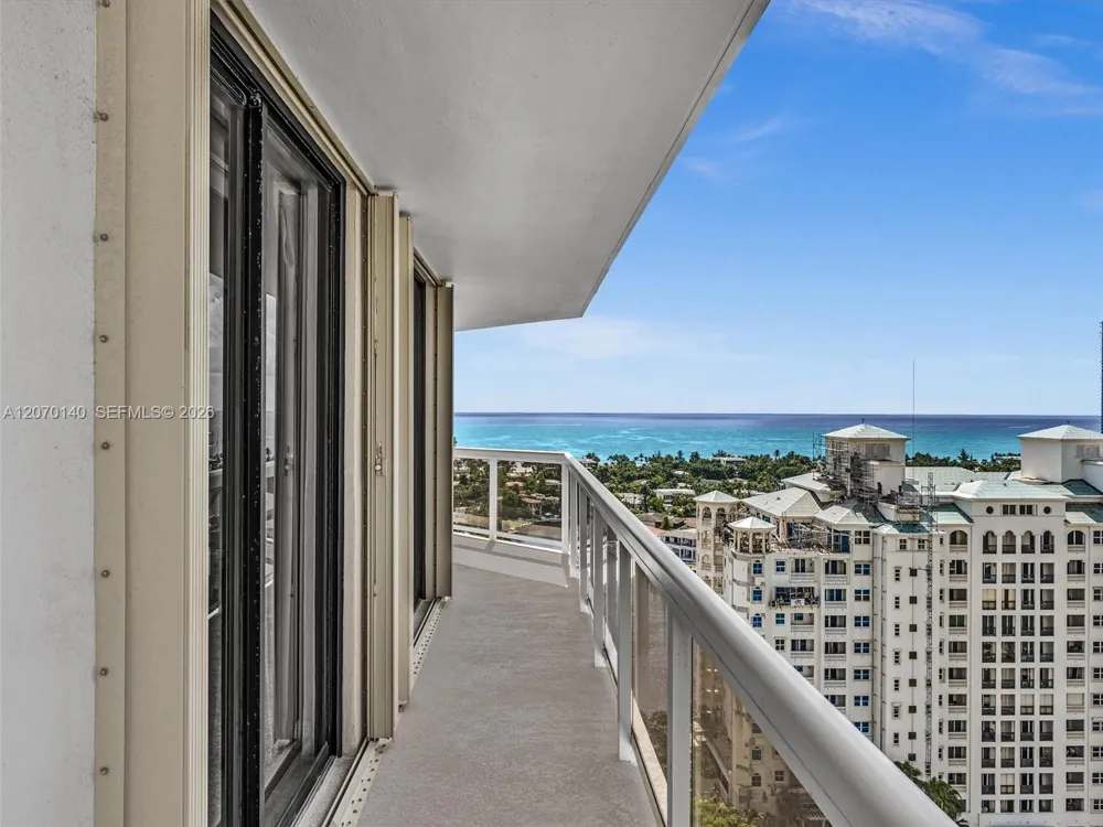 20185 E Country Club Dr #2101 Aventura, FL 33180