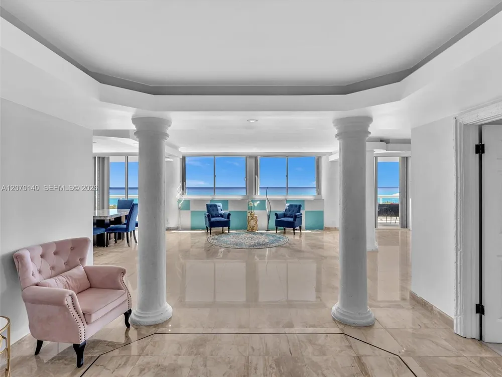 20185 E Country Club Dr #2101 Aventura, FL 33180