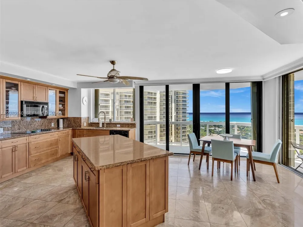 20185 E Country Club Dr #2101 Aventura, FL 33180