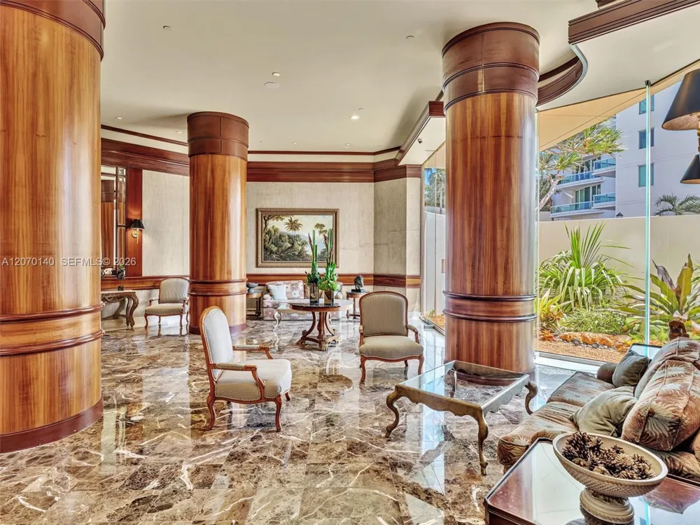 20185 E Country Club Dr #2101 Aventura, FL 33180