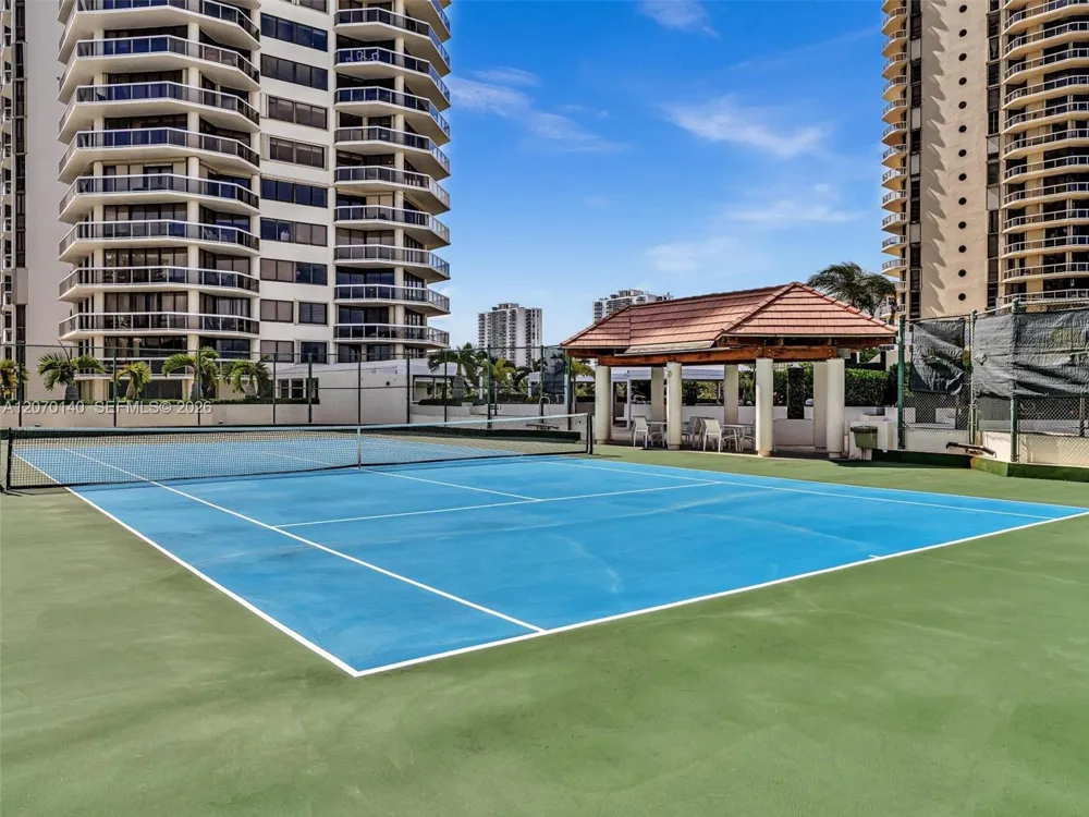 20185 E Country Club Dr #2101 Aventura, FL 33180