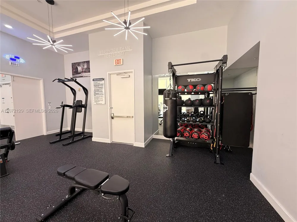 2775 NE 187th St #313 Aventura, FL 33180