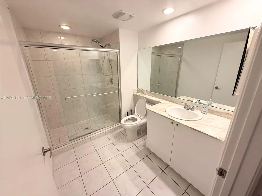 2775 NE 187th St #313 Aventura, FL 33180