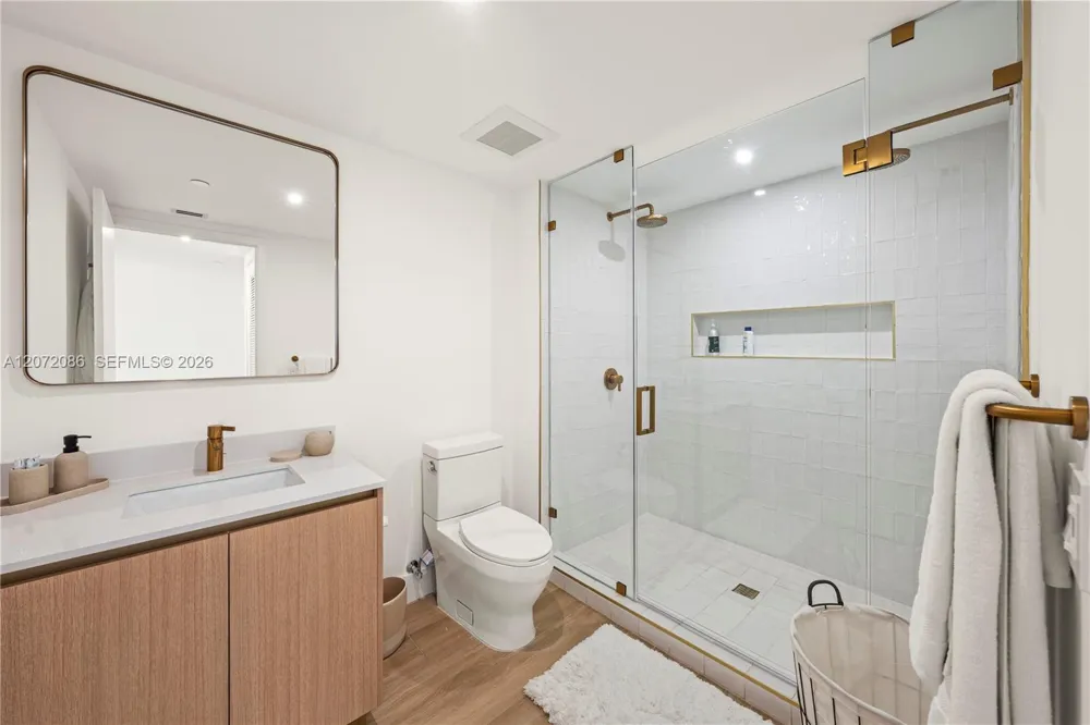 90 NE 32 #822 Miami, FL 33127