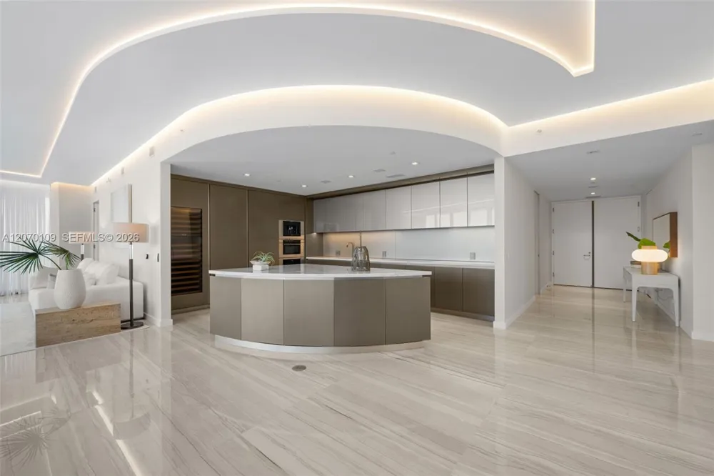 18975 Collins Ave #600 Sunny Isles Beach, FL 33160