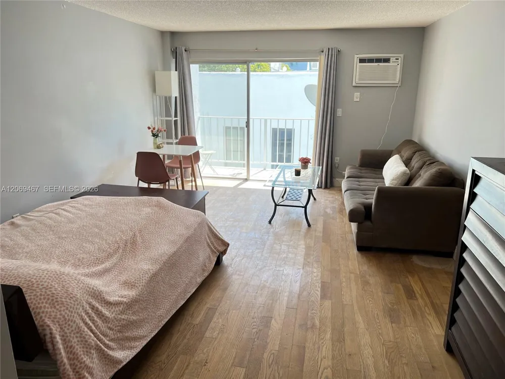 221 Meridian Ave #305 Miami Beach, FL 33139