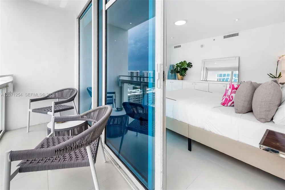 6801 Collins Ave #1206/1210 Miami Beach, FL 33141