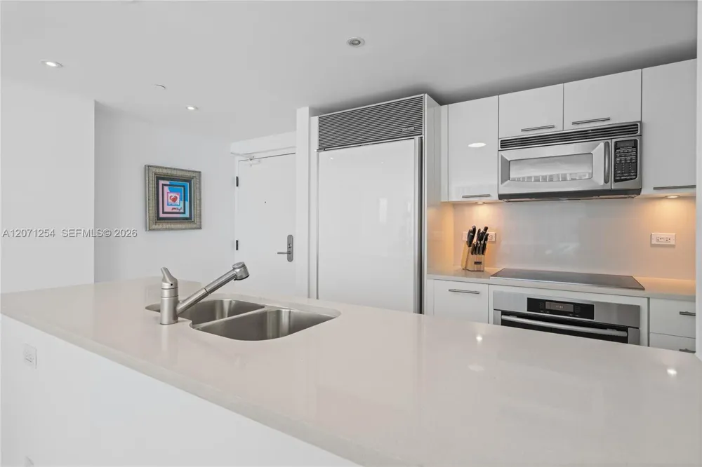 6801 Collins Ave #1206/1210 Miami Beach, FL 33141