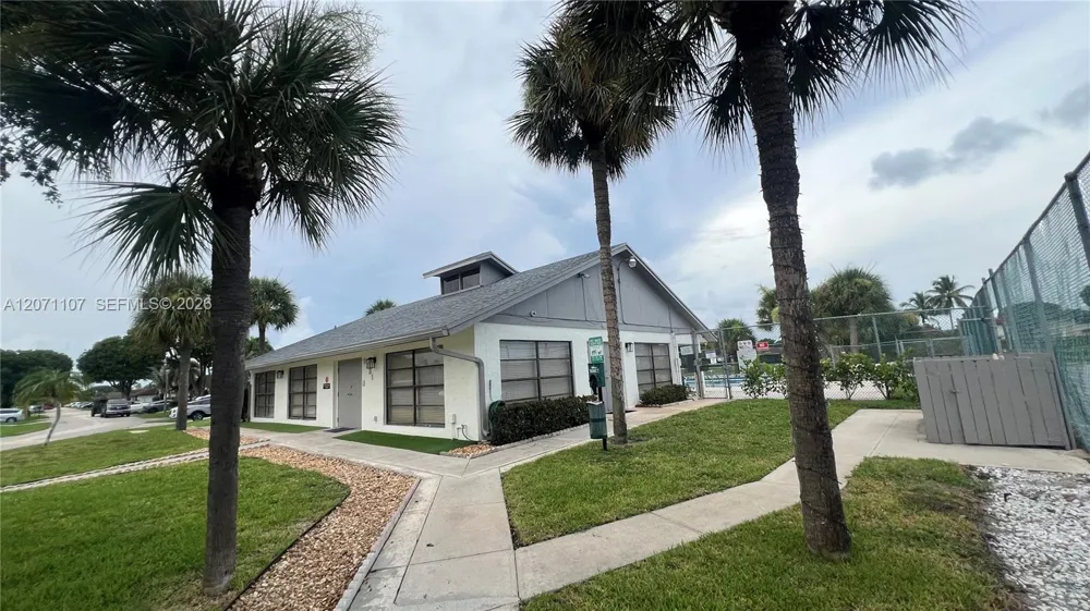 5437 Mendoza St West Palm Beach, FL 33415