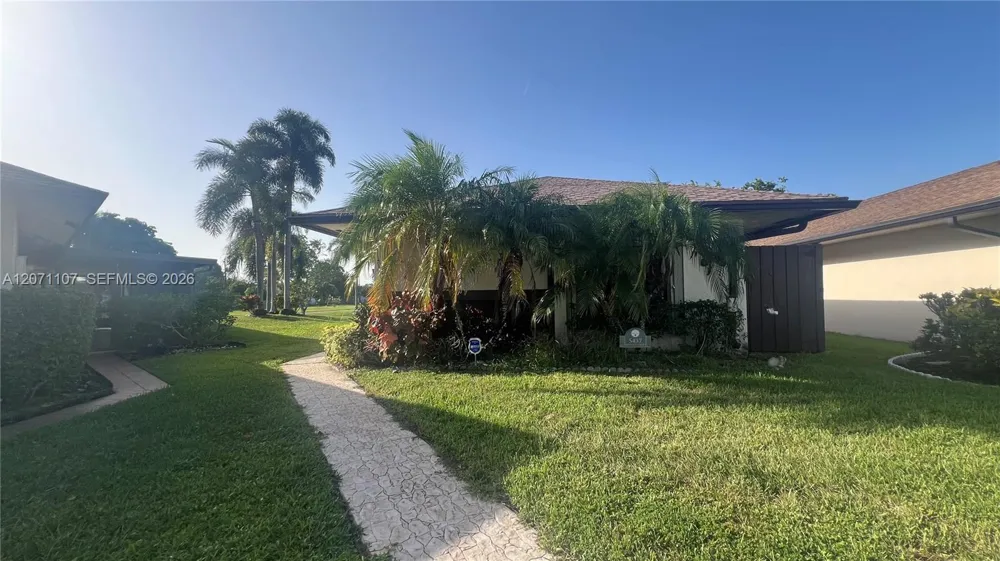 5437 Mendoza St West Palm Beach, FL 33415