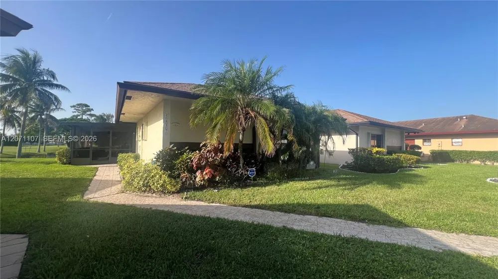 5437 Mendoza St West Palm Beach, FL 33415