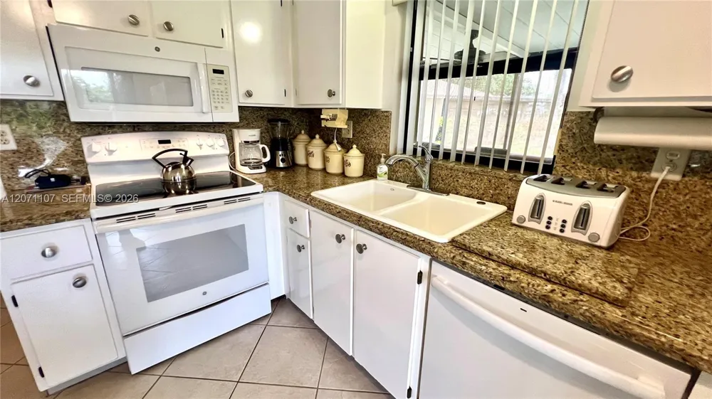 5437 Mendoza St West Palm Beach, FL 33415