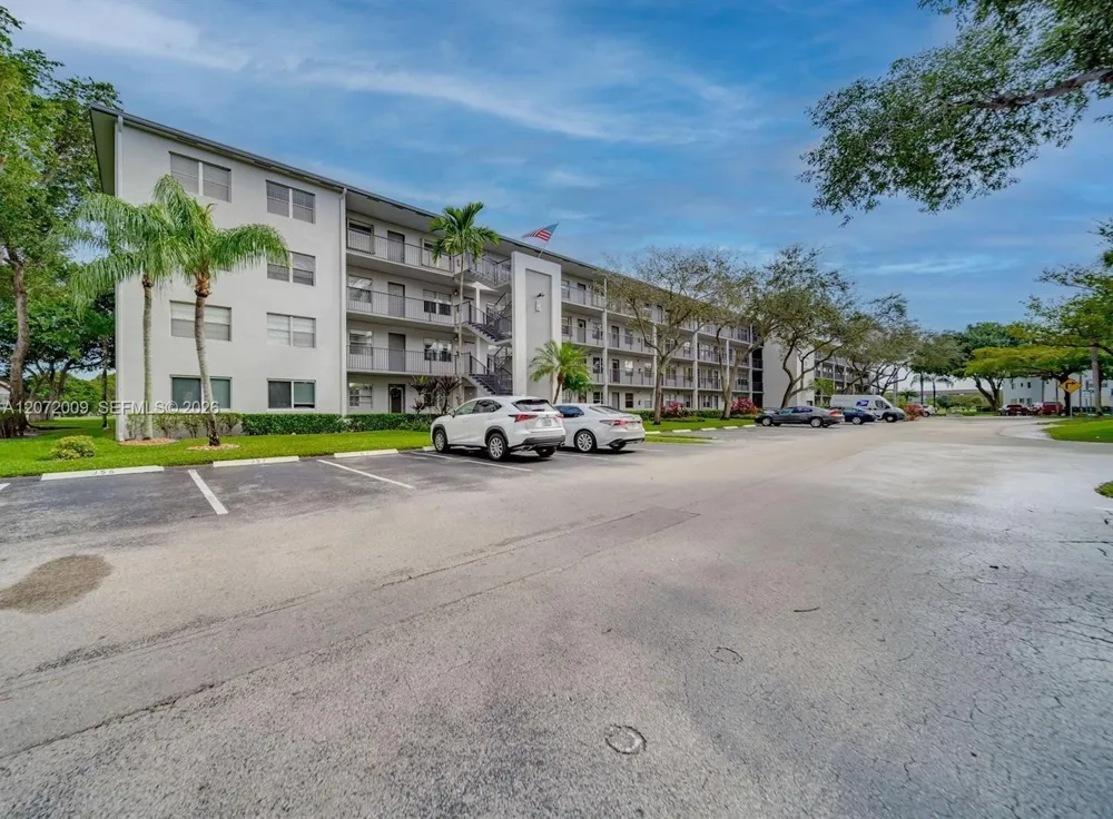 251 SW 132nd Way #208H Pembroke Pines, FL 33027