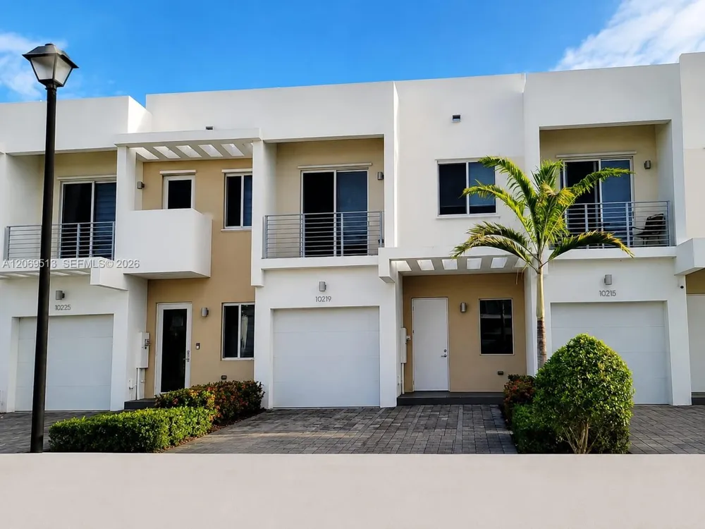 10219 NW 72nd Ter Doral, FL 33178