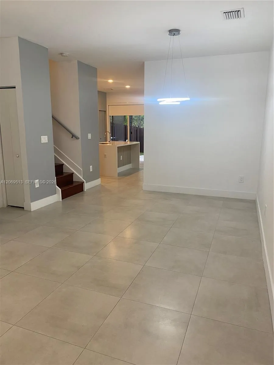 10219 NW 72nd Ter Doral, FL 33178