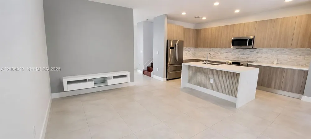 10219 NW 72nd Ter Doral, FL 33178