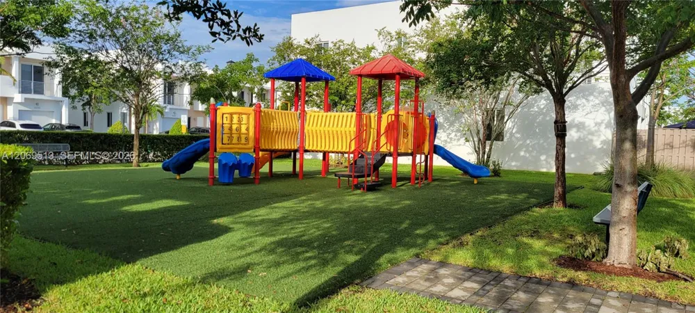 10219 NW 72nd Ter Doral, FL 33178