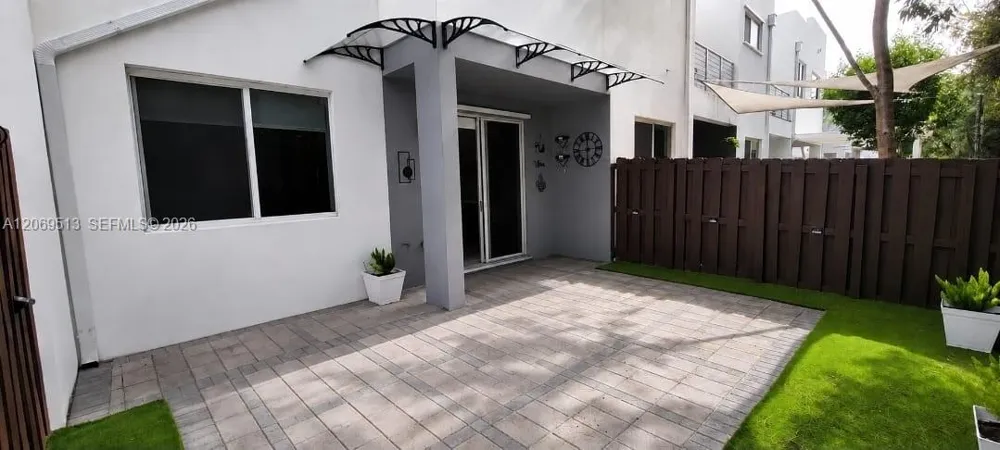10219 NW 72nd Ter Doral, FL 33178